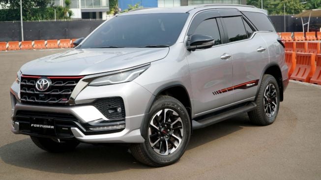 New Toyota Fortuner Resmi Meluncur Ini Daftar Harga  dan  