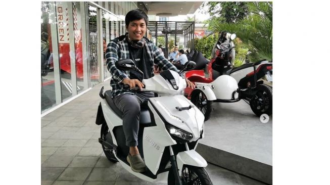 Curhat Ridwan Hanif Kena 'PHP' Beli Motor Gesits, Endingnya Malah Begini