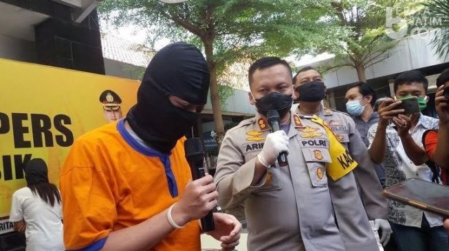 Terselubung! Johan Sewakan PSK di Warkop Tarif per Kencan Rp 150 Ribu