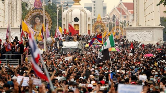 Emotikon dan Retweet, Taktik Baru Demonstran Thailand Sampaikan Aspirasi