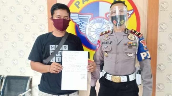 Sopir Pikap Pengunggah Video Laka PJR di Tol Darmo Diperiksa Polisi