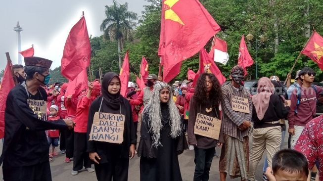 Orator Serikat Rakyat Miskin: Ayo Kita Tiup Ubun-ubun Anggota DPR