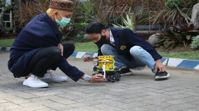 Wow! Robot Pemadam Karya Tim CDAST UNEJ Ini Melaju ke Final KRI 2020