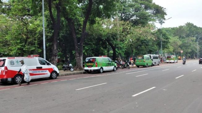 BEM SI Demo UU Cipta Kerja, Ambulans Mulai Disiagakan di Lokasi