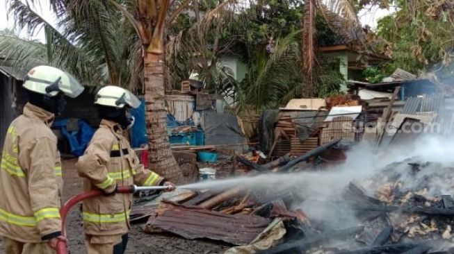 Kios di Kosambi Dilahap Si Jago Merah, Kerugian Capai Ratusan Juta