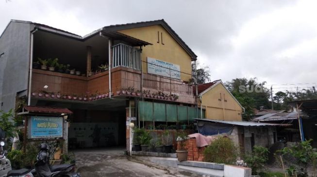 Tak Ada Pemasukan, Pemilik Motel di Kaki Gunung Merapi Ini Pilih Berladang