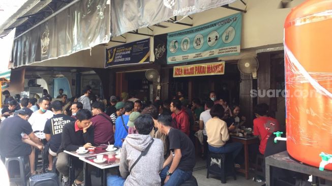 Warung Kopi Asiang, ikon legendaris di Pontianak. (Suara.com/Eko Susanto)