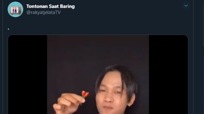 Video Mukbang Cabai Merah. (Twitter/@rakyatjelataTV)