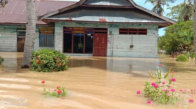 40 Rumah Terendam Banjir di Toraja, Plt Gubernur Sulsel Perintahkan BPBD Salurkan Bantuan