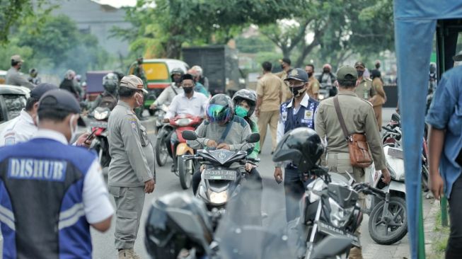 Razia Masker di Kecamatan Medan Sunggal, Puluhan Warga Terjaring
