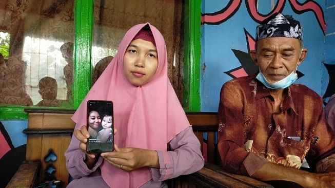 Momen Bahagia Kembar Trena-Treni, Bertemu Kembali Setelah Terpisah 20 Tahun