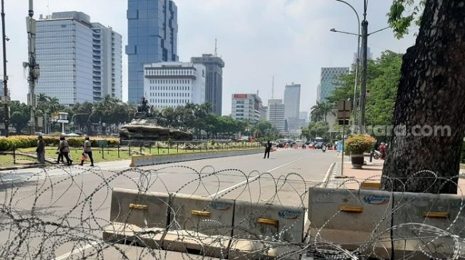 Ribuan Mahasiswa Bergerak Lagi, Akses ke Istana Ditutup Kawat Berduri