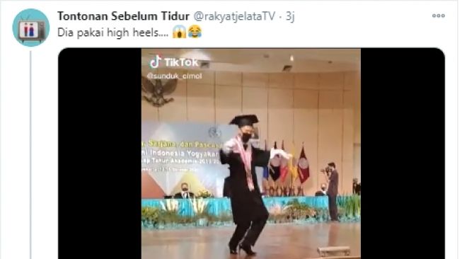 Viral Aksi Mahasiswa ISI Gunakan High Heels Saat Wisuda Sambil Atraksi