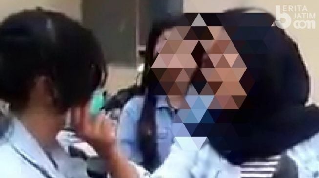 Viral Aksi Bullying ABG, Dimaki-maki di Atas Motor Gegara Rebutan Cowok