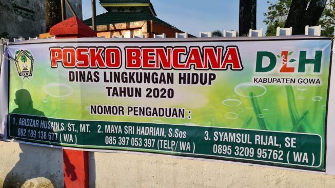 Dinas Lingkungan Hidup Kabupaten Gowa membuka posko pengaduan pohon tumbang. Memasuki musim hujan dan angin kencang, pohon besar mudah tumbang. / Foto : Istimewa