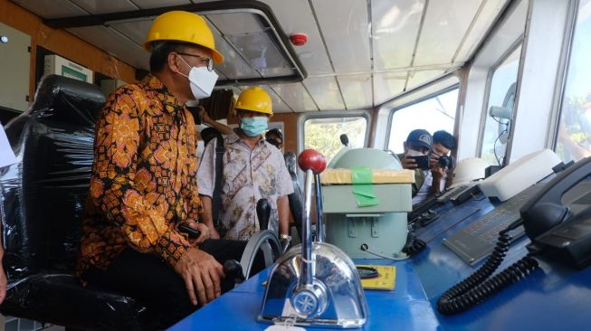 Kapal Roro yang dibuat khusus Kementerian Perhubungan RI untuk masyarakat di sekitar Danau Matano dan Danau Towuti, Kabupaten Luwu Timur / Foto : Humas Pemprov Sulsel