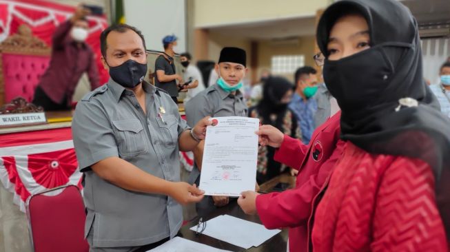 Istri Sunjaya Daftar Wabup Cirebon, Publik Takut Mata Rantai KKN Tak Putus