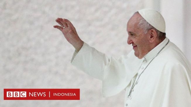 Paus Fransiskus Siratkan Dukungan Bagi Pasangan Gay untuk "Berkeluarga"