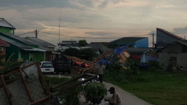 Dampak Angin Puting Beliung, 176 Rumah Rusak di Bekasi