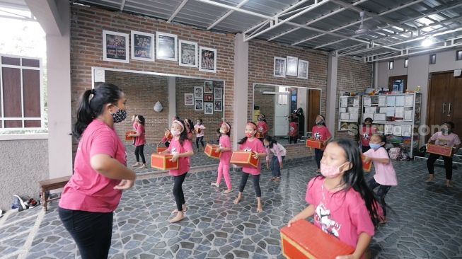 Tak Cari Untung, Perjuangan Inem Jalankan Sanggar Tari di Tengah Pandemi