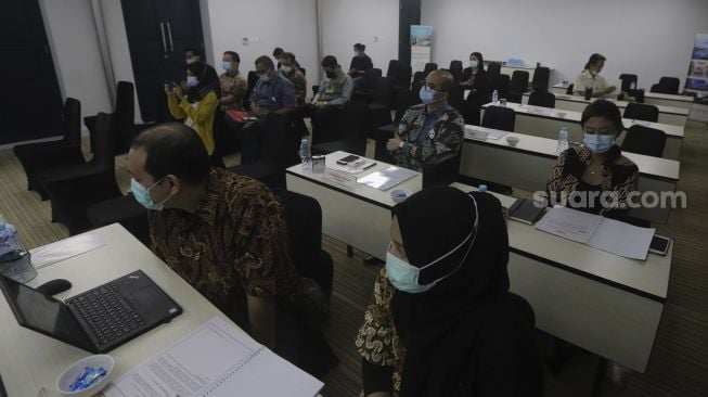 Suasana Rapat Umum Pemegang Saham Luar Biasa (RUPSLB) PT Arkadia Digital Media Tbk di Jambuluwuk Hotel, Jakarta, Jumat (23/10/2020). [Suara.com/Angga Budhiyanto]