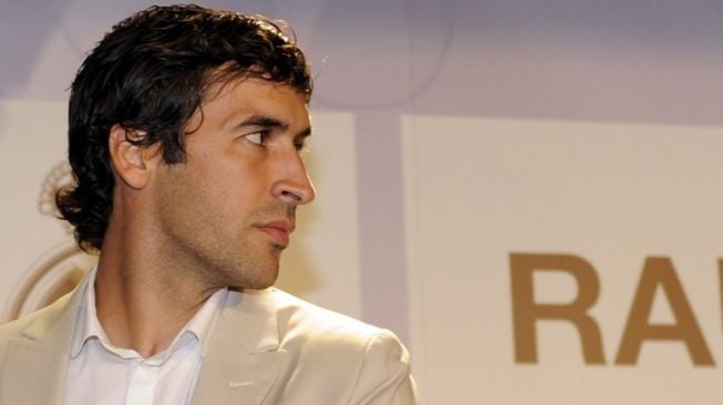 Legenda Real Madrid yang kini melatih Real Madrid Castilla, Raul Gonzalez. [DOMINIQUE FAGET / AFP]