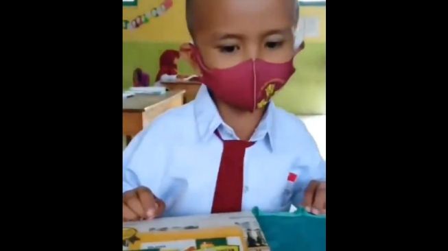 Viral Video Lucu Kepolosan Anak  SD  Disuruh Jaga  Jarak  