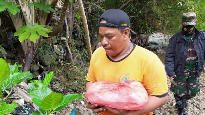 Geger, Dikira Boneka, Warga Bogor Temukan Mayat Bayi di Sungai