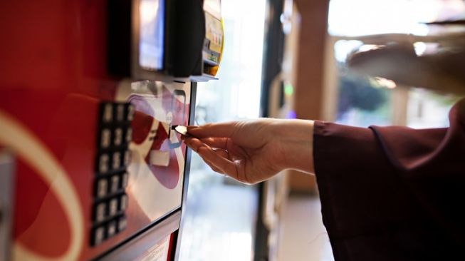 Vending Machine di Jepang Akan Jual Masker dan Disinfektan