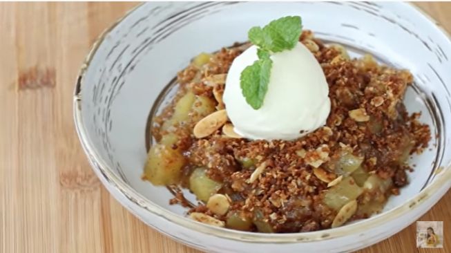 Spesial di Akhir Pekan, Ini Resep Apple Crumble yang Unik