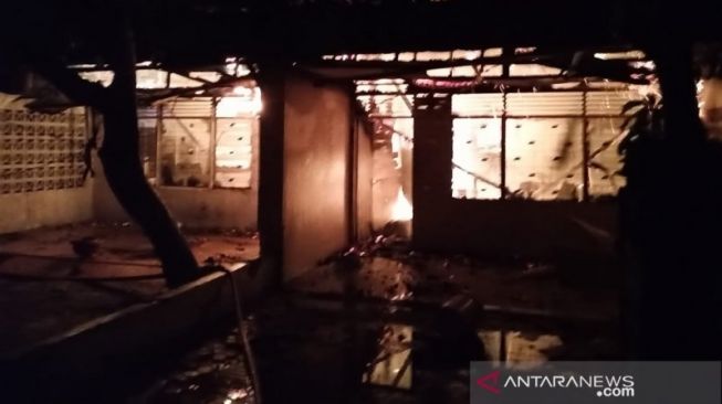 6 Petak Rumah di Karet Tengsin Terbakar, Diduga Berawal dari Emak-emak Masak Nasi Uduk