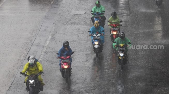 Prakiraan Cuaca Jakarta Rabu 1 Desember: Siang Sebagian Besar Wilayah DKI Hujan