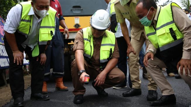 Pabrik Aspal Berbahan Karet di Muba Beroperasi, Ini Manfaatnya Bagi Sumsel