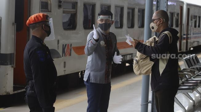PT. KAI Daop 1 Tetap Wajibkan Penumpang Gunakan Masker di Stasiun Maupun di Rangkaian Kereta