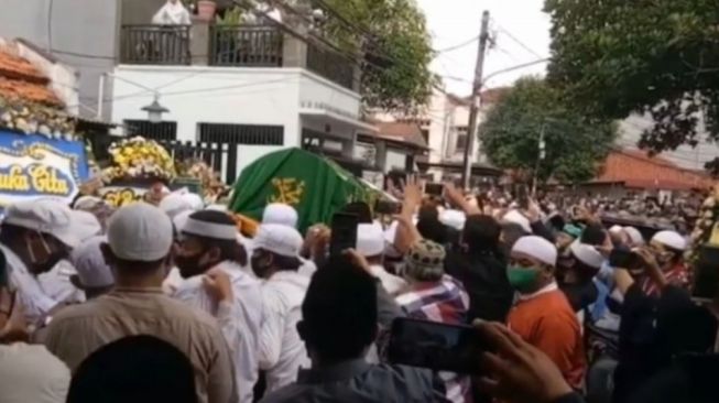 Wafat Akibat COVID-19, Petinggi FPI Fahrurrozi Ishaq Tolak Dirawat VVIP
