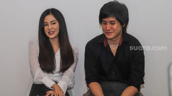 Kevin Aprilio Lega Tak Lagi Dihujat Mesra-mesraan dengan Vicy Melanie