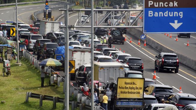 Waspadai Terjebak Macet, Puncak Arus Balik Liburan Diprediksi Minggu