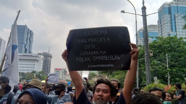 Demo mahasiswa di Patung Kuda Jakarta (Suara.com/Arga)