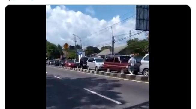 Masuk Long Weekend, Jalanan Jogja Macet Parah