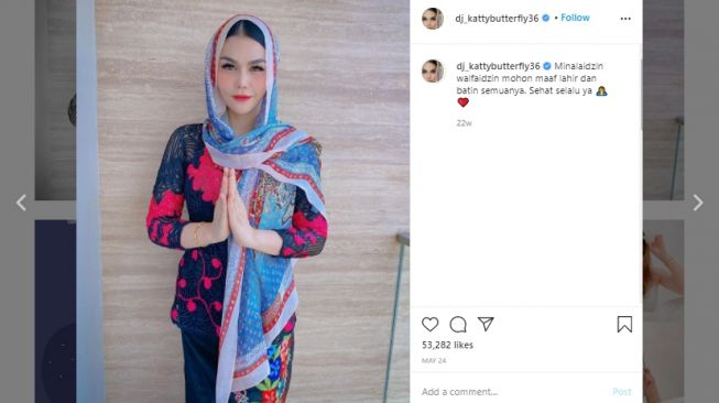 Gaya hijab DJ Katty Butterfly. (Instagram/@dj_kattybutterfly36)