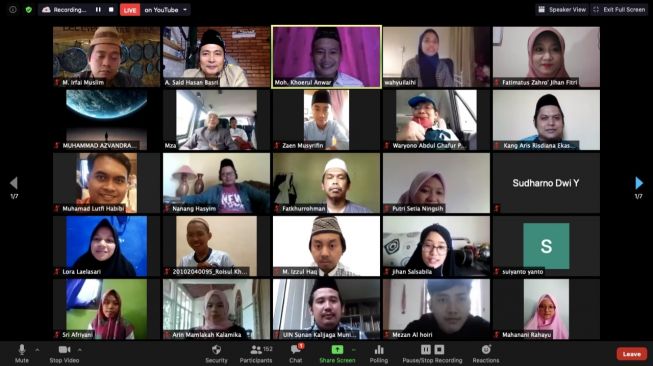Webinar bertema “Pesantren Media: Virtualisasi Pesantren Mendunia” sukses digelar pada Kamis (29/10/2020). (Istimewa)