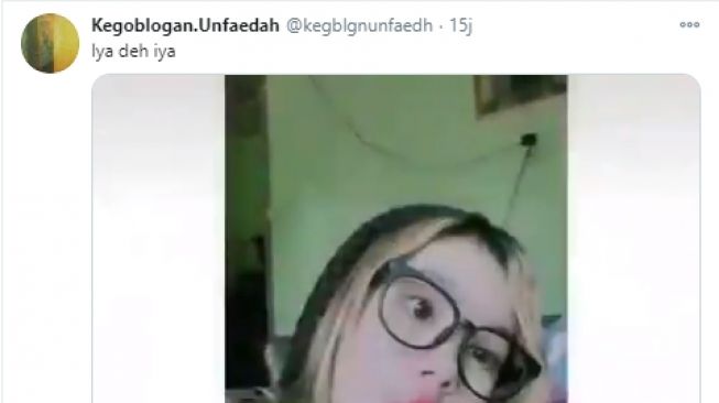 Video sekelompok gadis pamerkan jumlah mantan. - (Twitter/@kgblgnunfaedh)