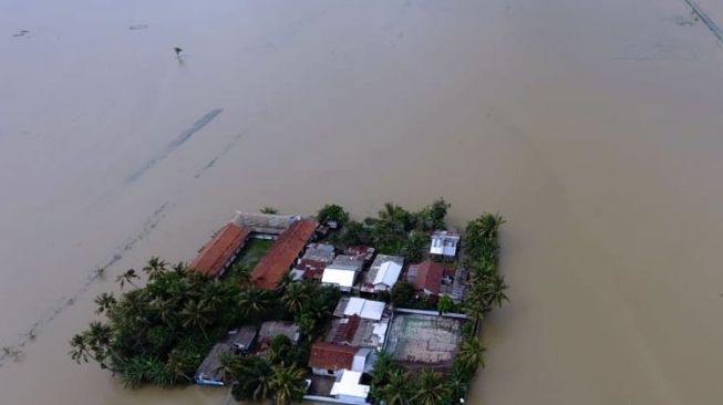 Kondisi banjir di Kemranjen. (TIMES Indonesia/Parsito)