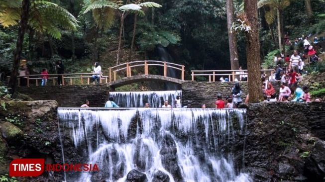 Libur Panjang, Pemilik Nama Muhammad Gratis Masuk Curug Cipeuteuy Majalengka