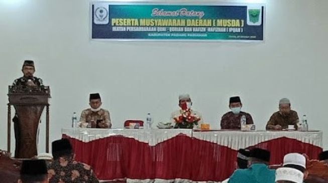 M. Zaher Kembali Terpilih Jadi Ketum IPQAH Kab. Pd. Pariaman