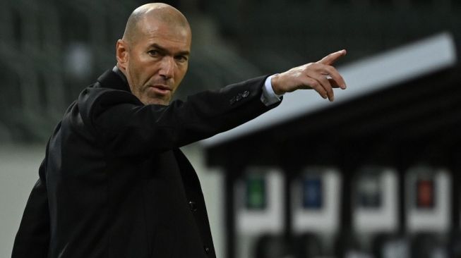 Real Madrid Bobrok, Zinedine Zidane Tolak Mengundurkan Diri