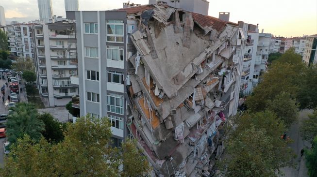 Gempa bumi di Turki. ((Anadolu Agency/Ahmet Bayram)