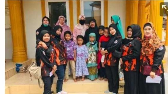 Srikandi MPC Pemuda Pancasila Aceh Selatan Santuni Anak Yatim
