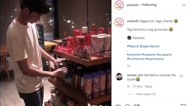 Video reaksi dua pemuda saat masuk warkop mahal. - (Instagram/@soloinfo)