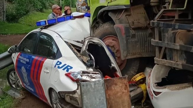 Kecelakan di Tol Tangerang, Sopir Truk Kabur Usai Lindas Mobil PJR